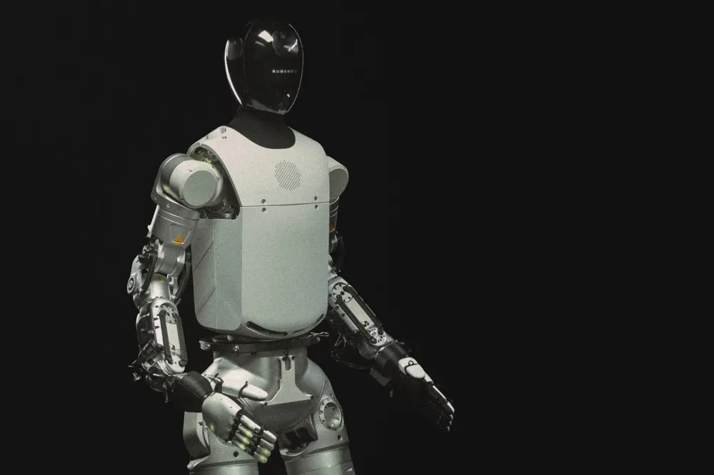 두발로 이동하는 SKL 로보틱스의 HMND 01 ALPHA BIPEDAL