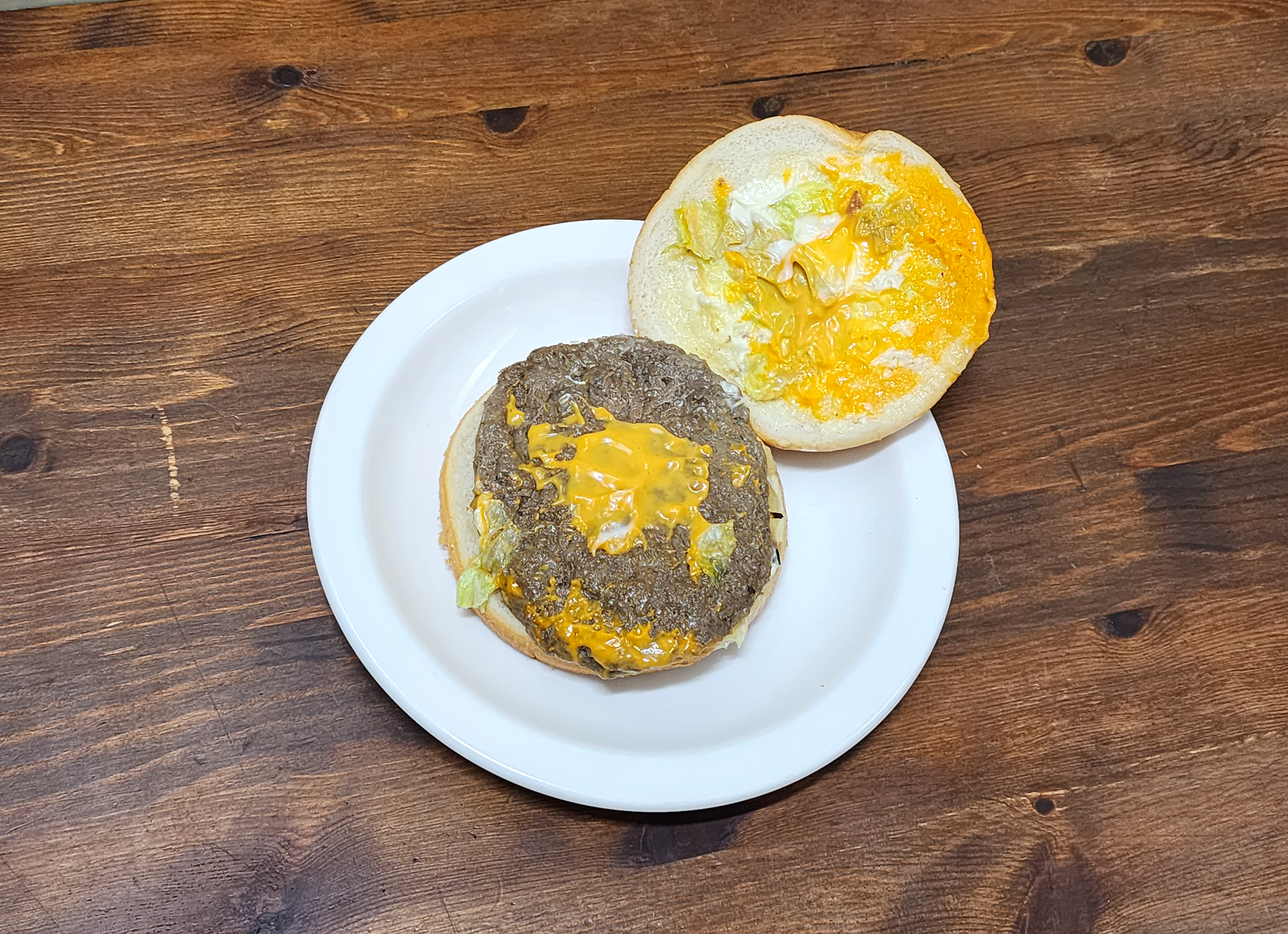 스리라차마요비프버거