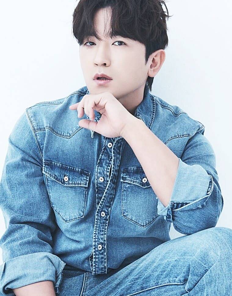가수-이민우