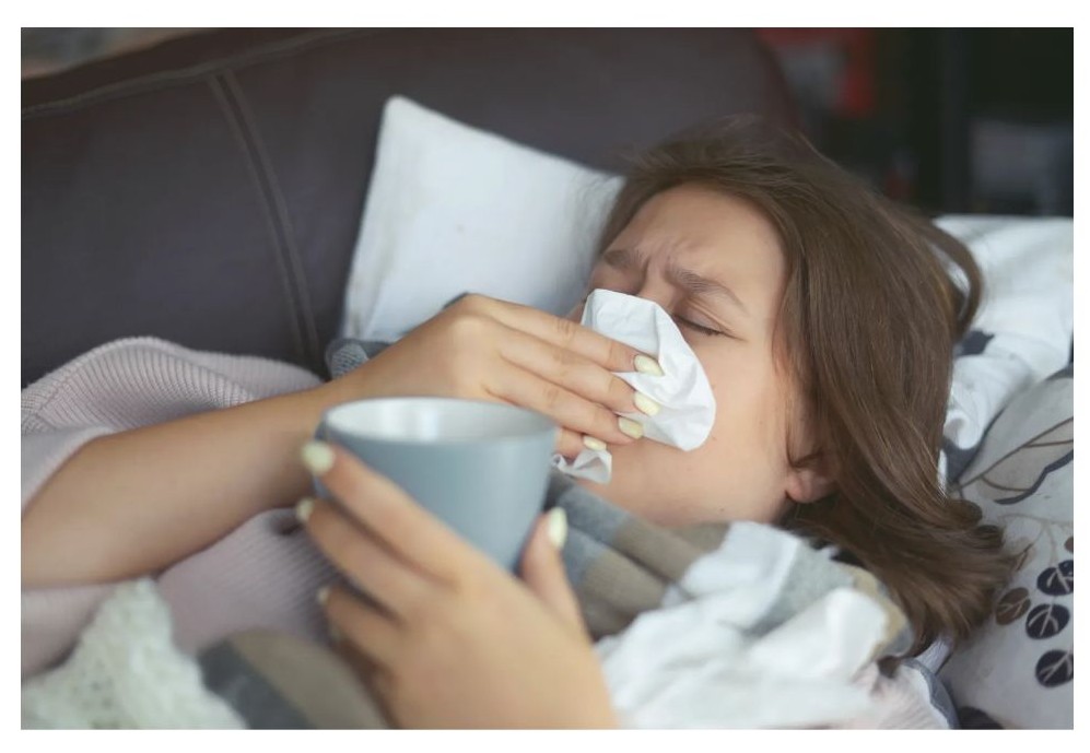 감기걸린 여자 사진