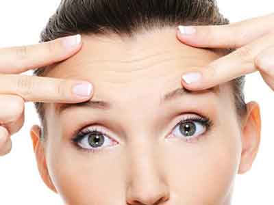 곡선 주름 이마