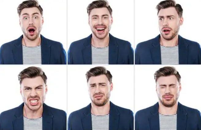 동안 사람들의 대화 습관과 얼굴 표정 패턴