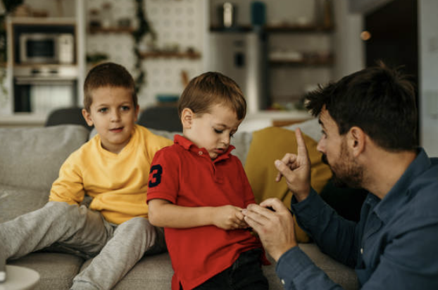 ‘권위 있는 부모’와 ‘권력적인 부모’의 차이