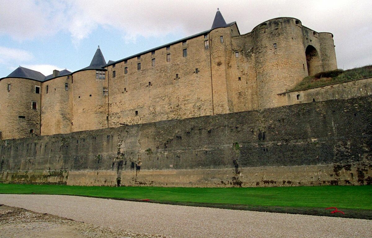 세단의 성(Ch&acirc;teau fort de Sedan):