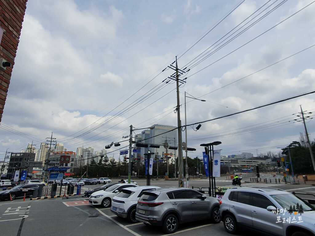 M베이커리 카페 주차장