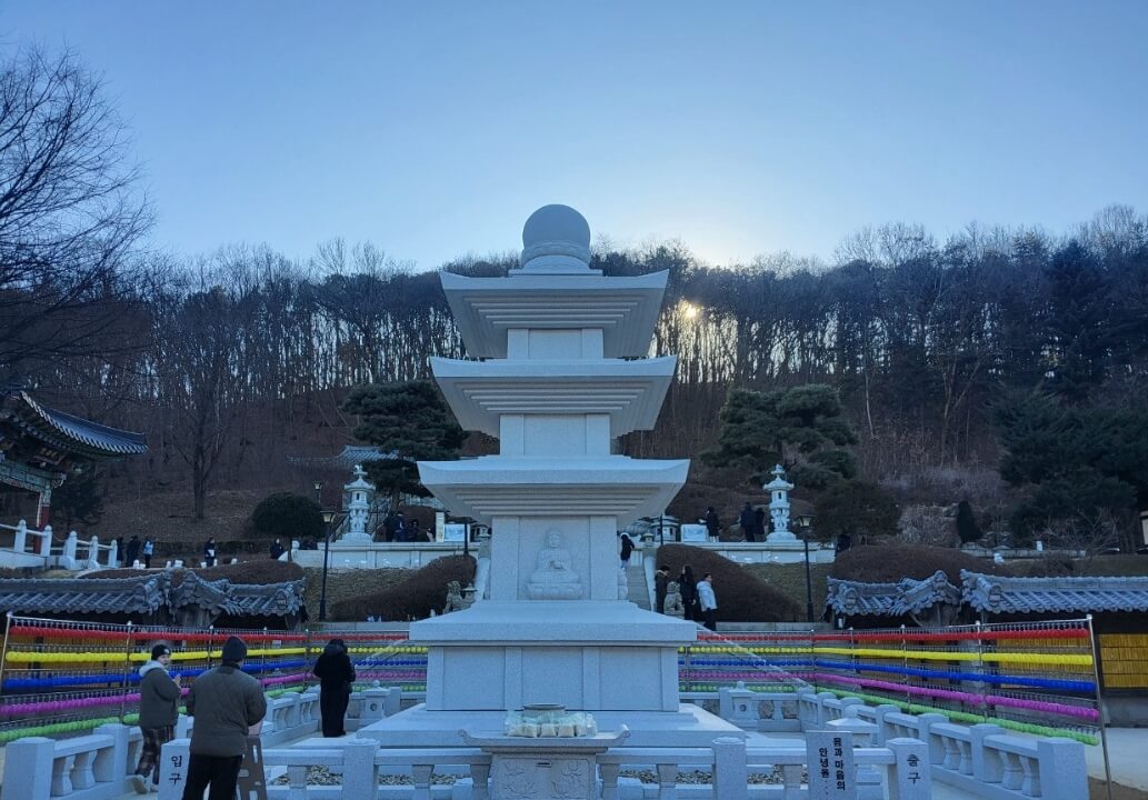파주 약천사 : 심학산 거대 약사여래불과 영험한 약수가 있는 힐링 사찰