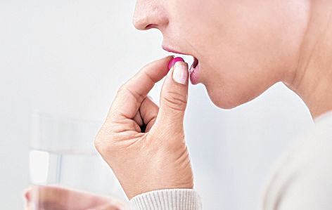 건강기능식품의 배신? 간 손상 유발하는 영양제 부작용과 안전한 섭취 가이드