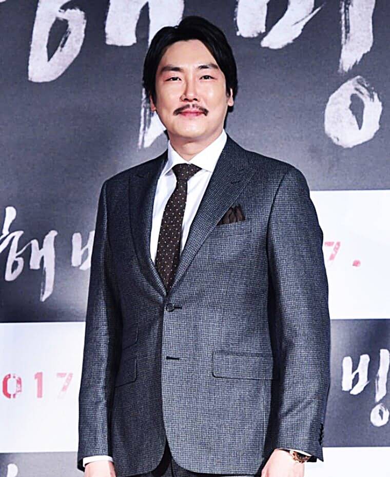 배우-조진웅
