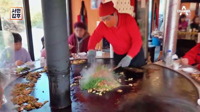 서민갑부 철판 삼겹살 행주산성 맛집 전참시 이영자 추천 삽자루 지리산 흑돼지 구이 비빔국수 잔치국수 연 매출 20억 원 조태중 방송 정보