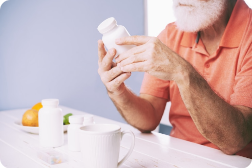 마그네슘-약병보는-남자