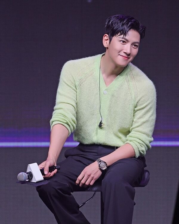 지창욱