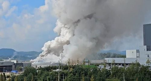 천안 단열재 공장 화재 현장 입니다.