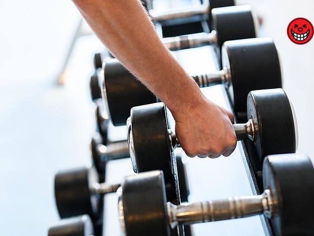 어깨 통증 원인과 치료법