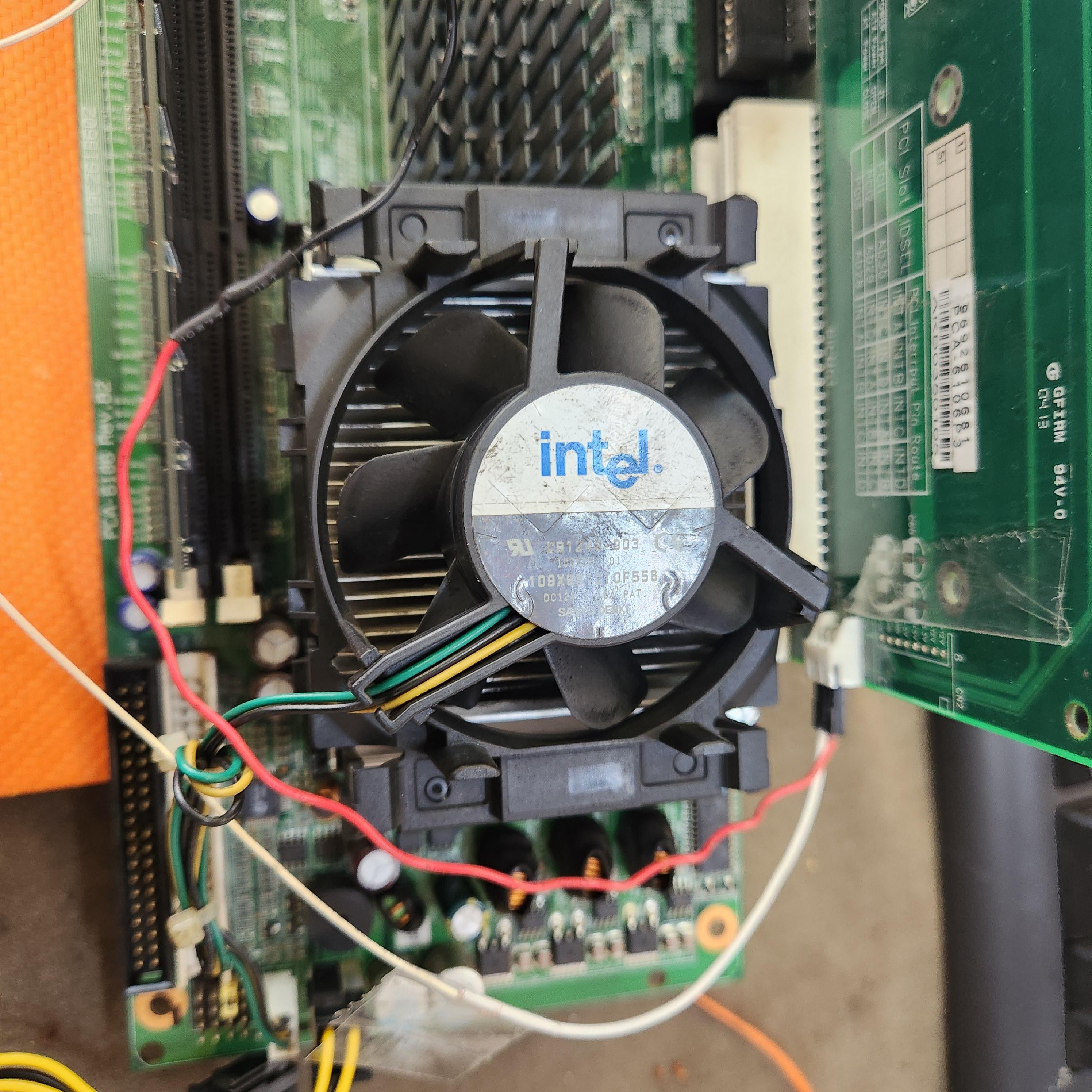 어드밴텍(ADVANTECH) 산업용컴퓨터 메인보드 PCA-6186 부팅불능 수리 사례