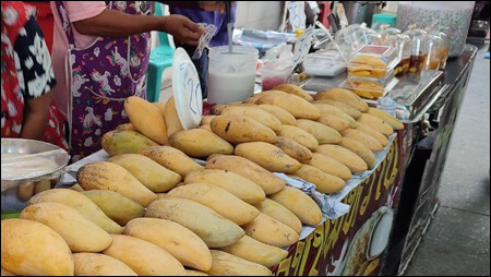 망고 밥을 파는 매대
