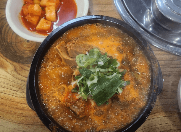 토밥즈 토요일은 밥이 좋아 파김치 감자탕 천안 맛집