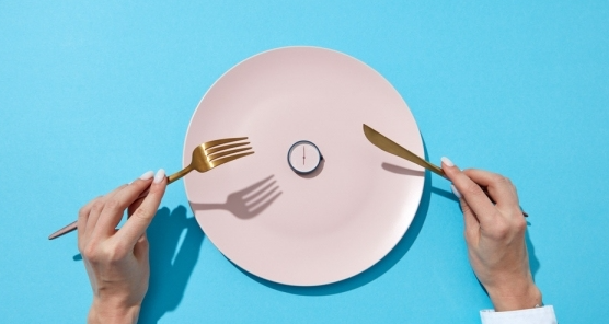 간헐적 단식 실천 방법과 전문적인 효과 분석