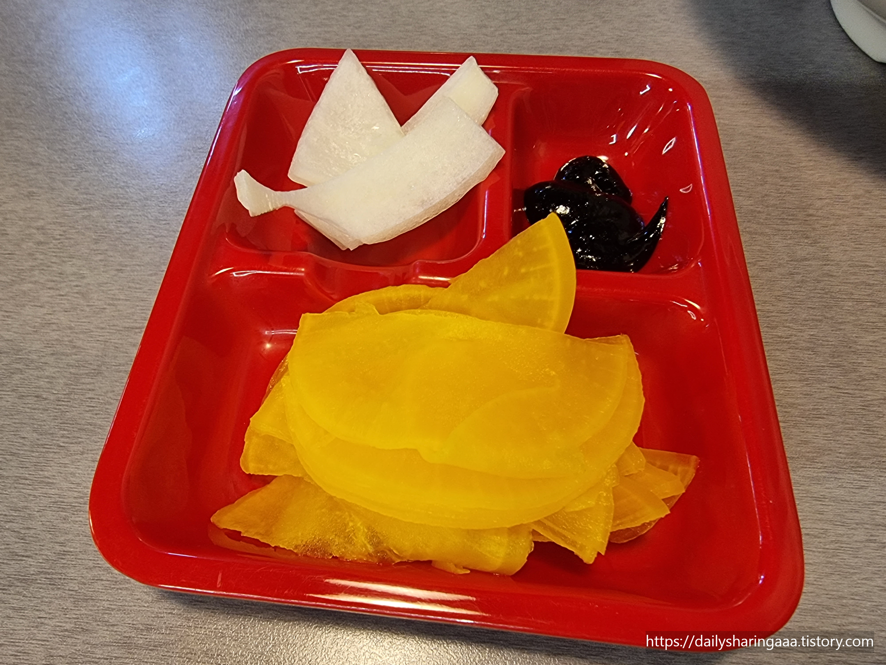 인천신현동_홍콩반점_단무지