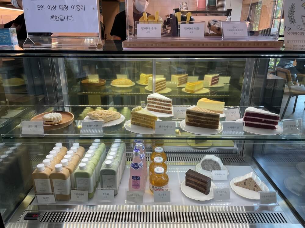 그린플래그-커피-디저트-쇼케이스