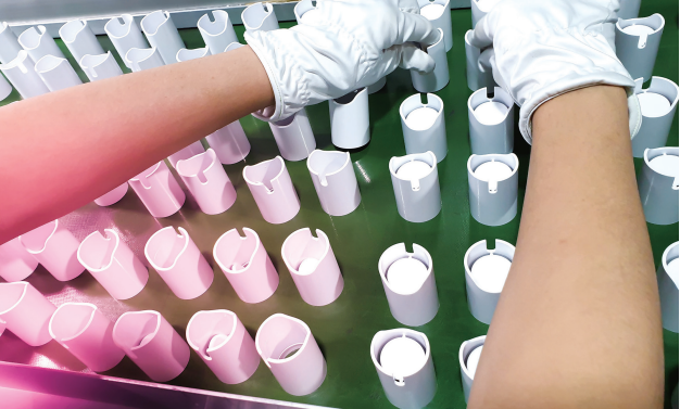 고무·플라스틱제품조립원-하는일-업무환경-되는법-학과,전망