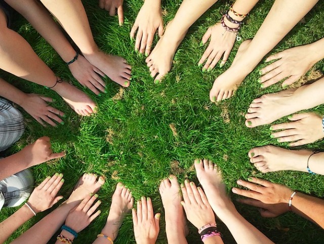 여러사람-손-발