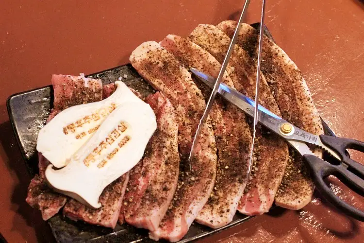 네모세모 대구 동성로 맛집 레인보우 삼겹살, 통후추 삼겹살, 허브 냉꽃삼겹살 맛있는 식당