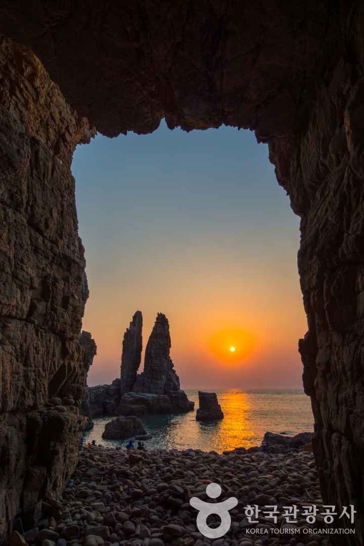 두무진 형제바위