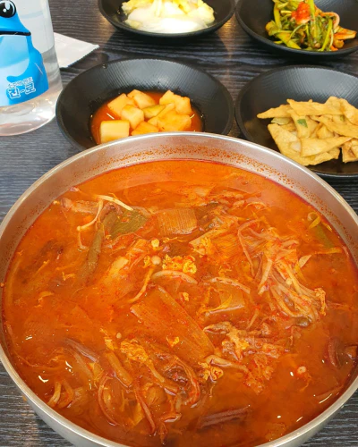 장사의 신 차돌박이육개장