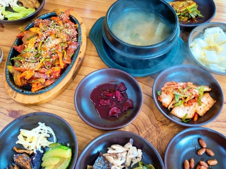 제135회-식객-허영만-백반기행-남보라-경기-안산-오리-불고기-오리백숙-오리-숯불구이-산채정식-맛집