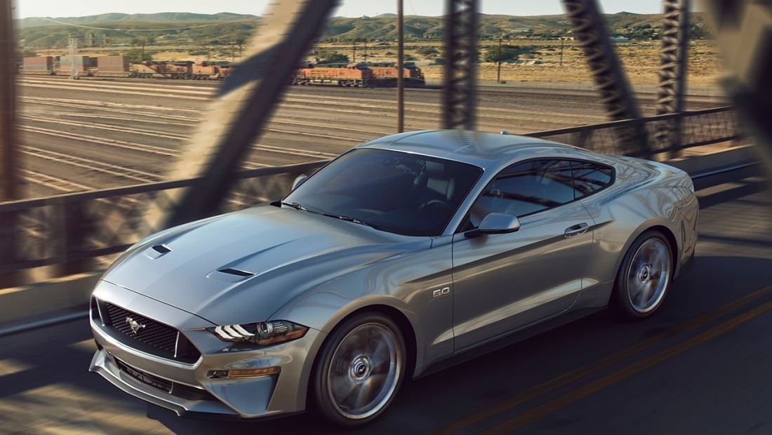 2019년식 포드 머스탱 실버 전측면 사진 출처 다음 자동차