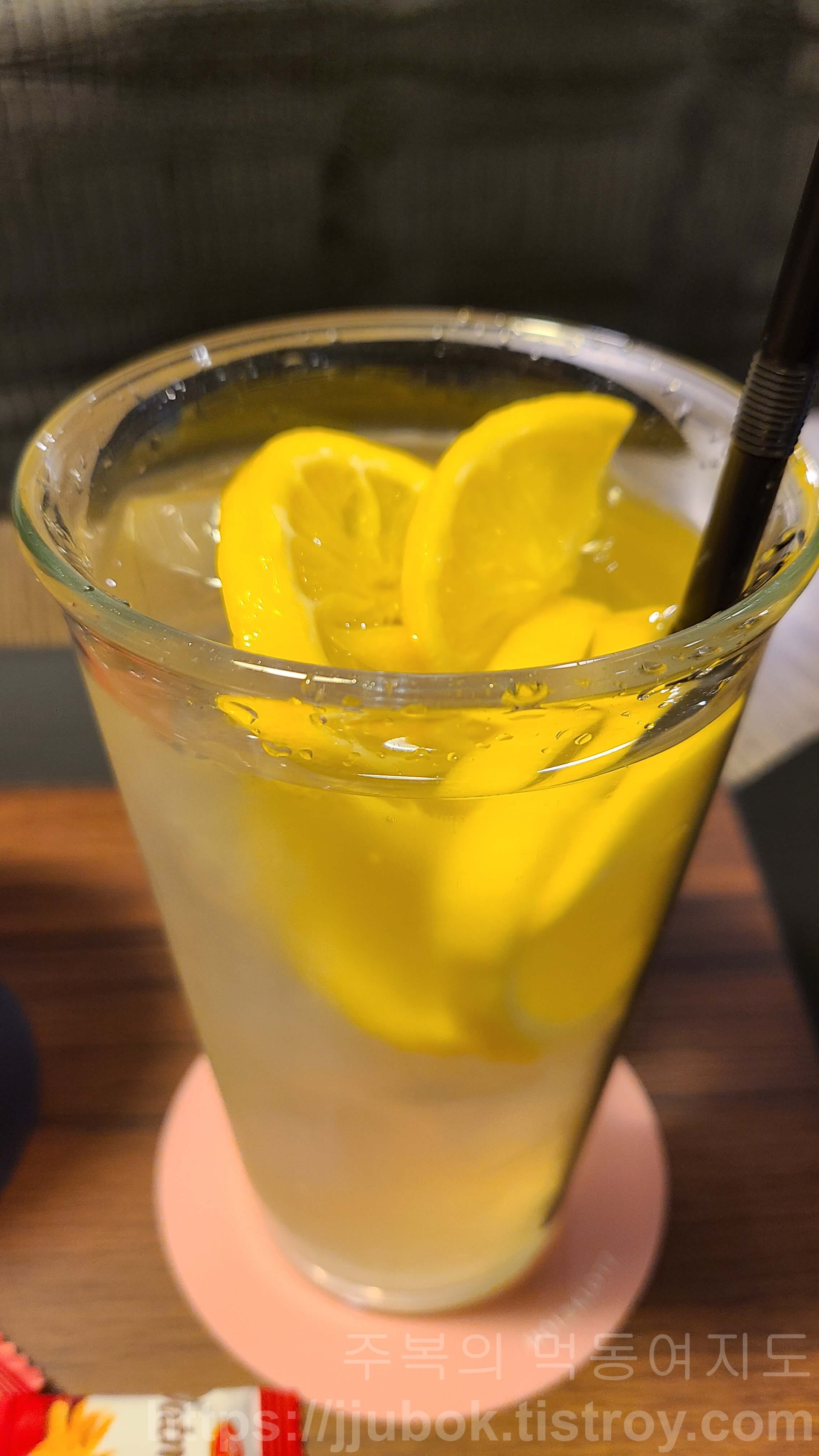 오멜-에클레시아-카페-레몬-에이드