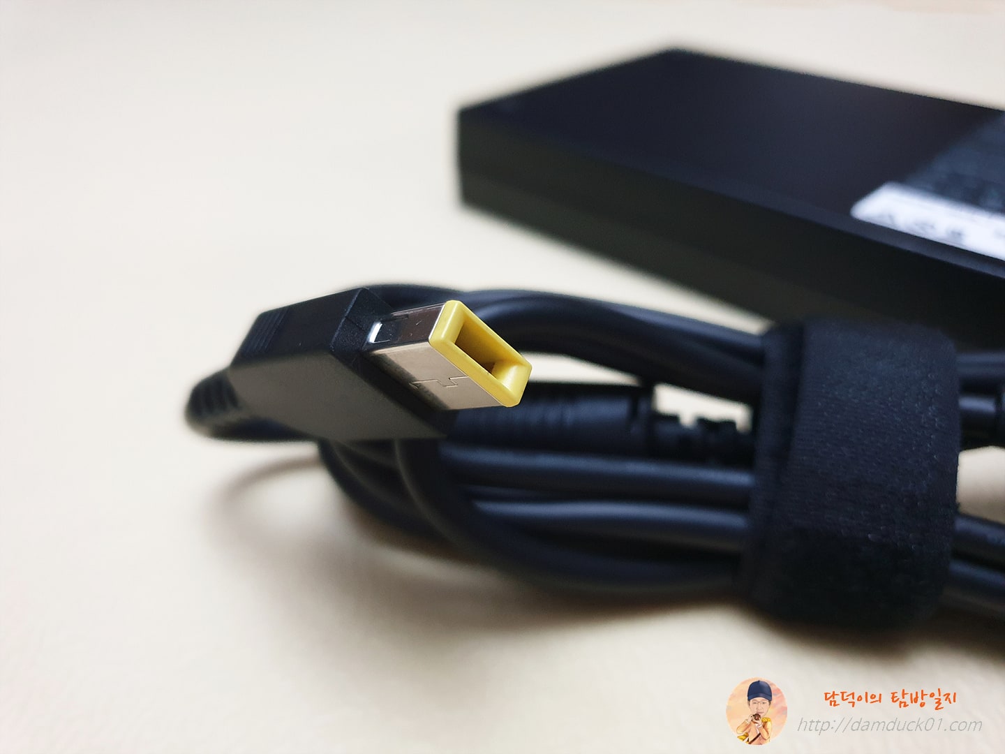 레노버-게이밍노트북-리전시리즈-충전단자