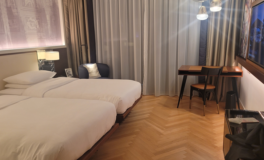 비엔나 호텔, 안다즈 비엔나