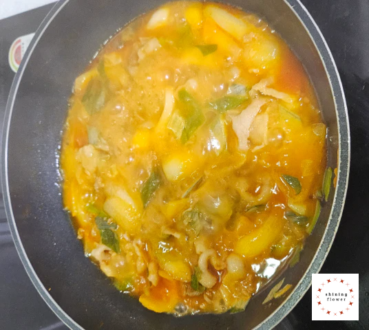 돼지고기두부찌개-물 붓고 끓이기