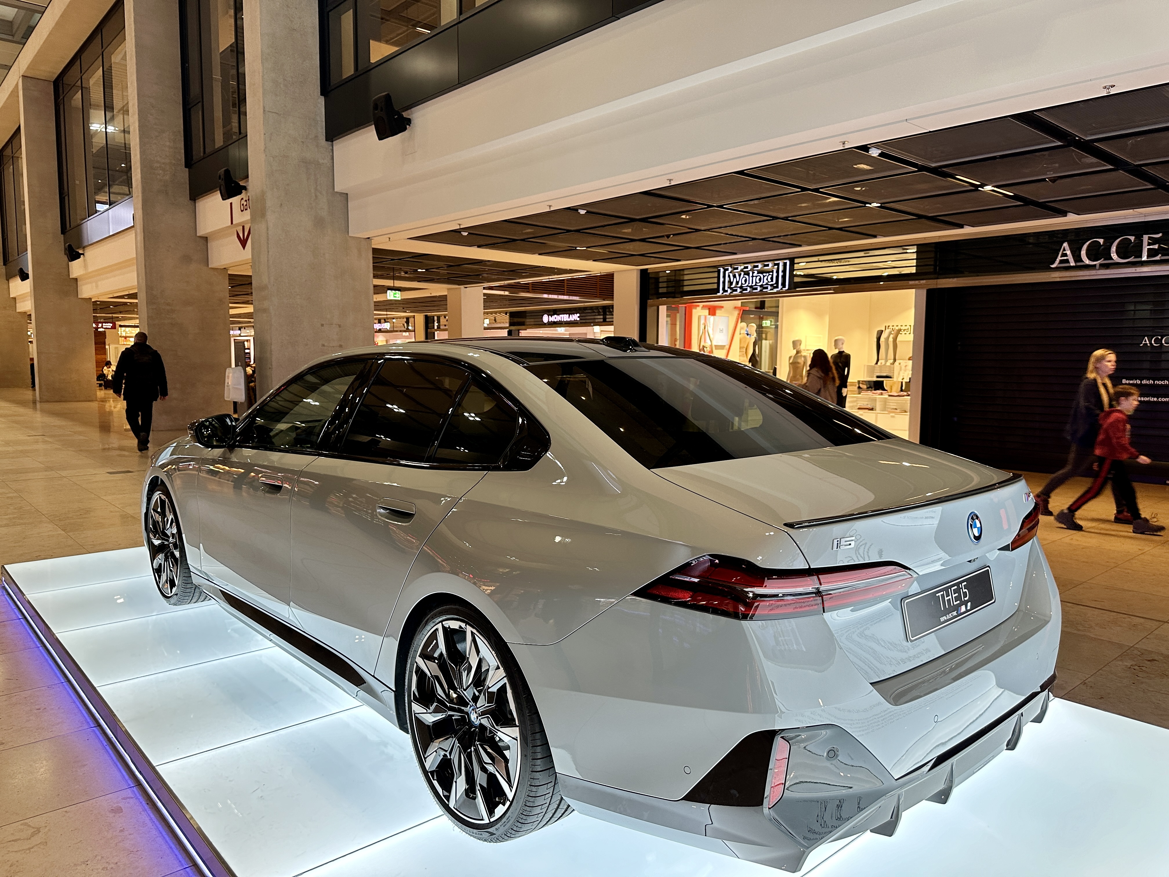 BMW i5