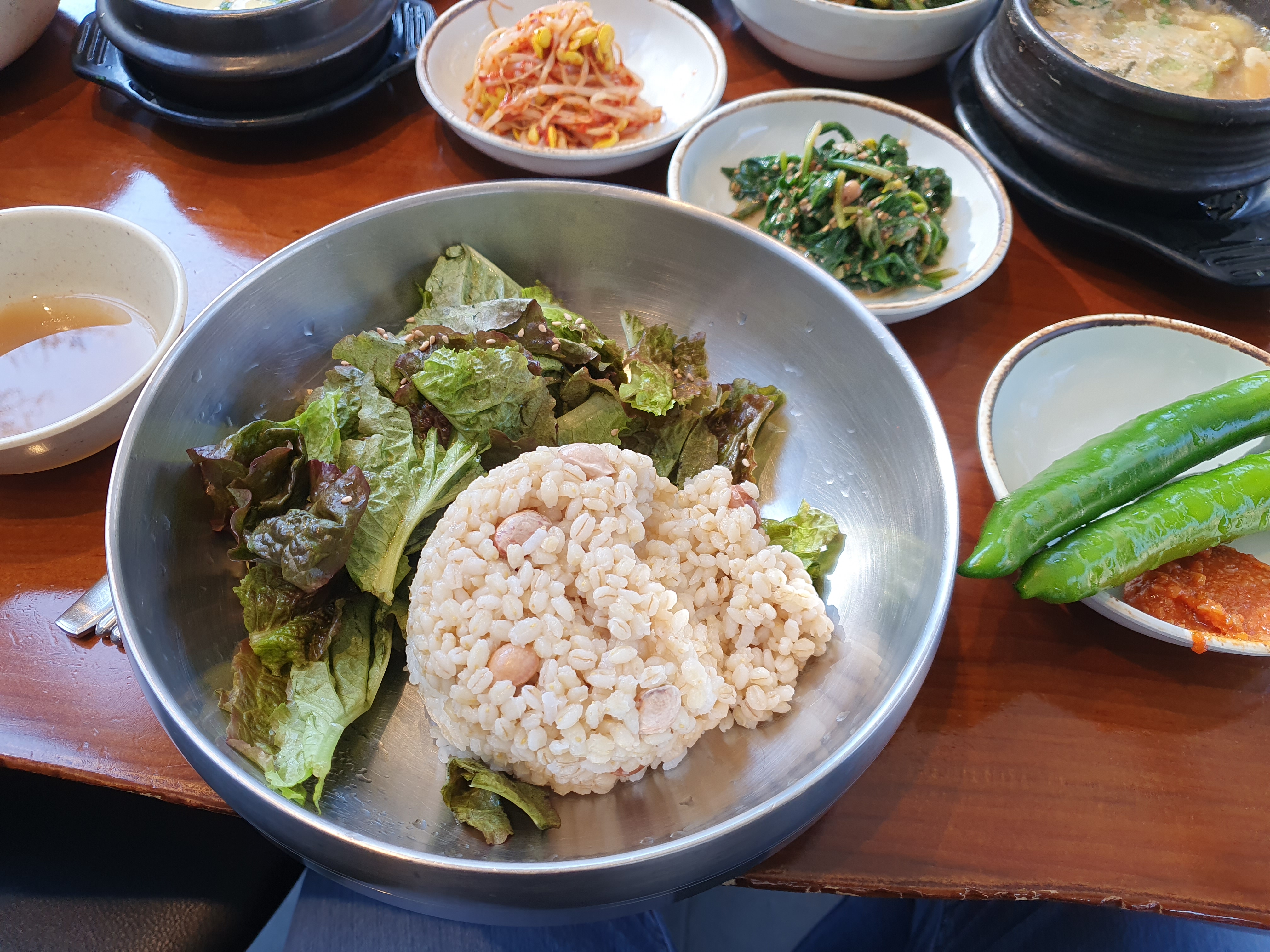 대전 보문산 맛집 반찬식당 고등어구이 정식 2인이 나왔습니다.