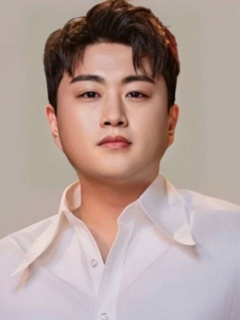 가수 김호중 목발짚고 등장 충격적인 검찰 구형