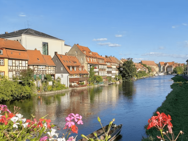 서유럽 럭셔리 vs 가성비 여행: 당신의 선택은?