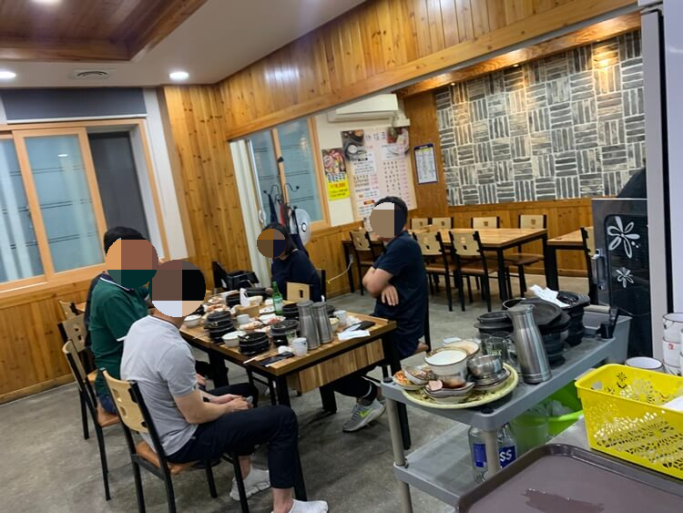 다른 방의 내부