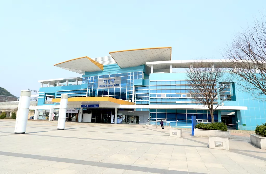 가평올레길 2코스 시작점 가평역 전경 사진.