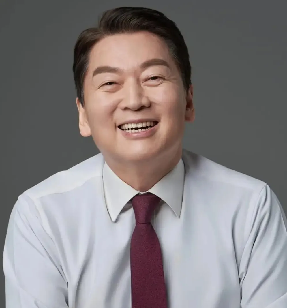 웃고있는 안철수