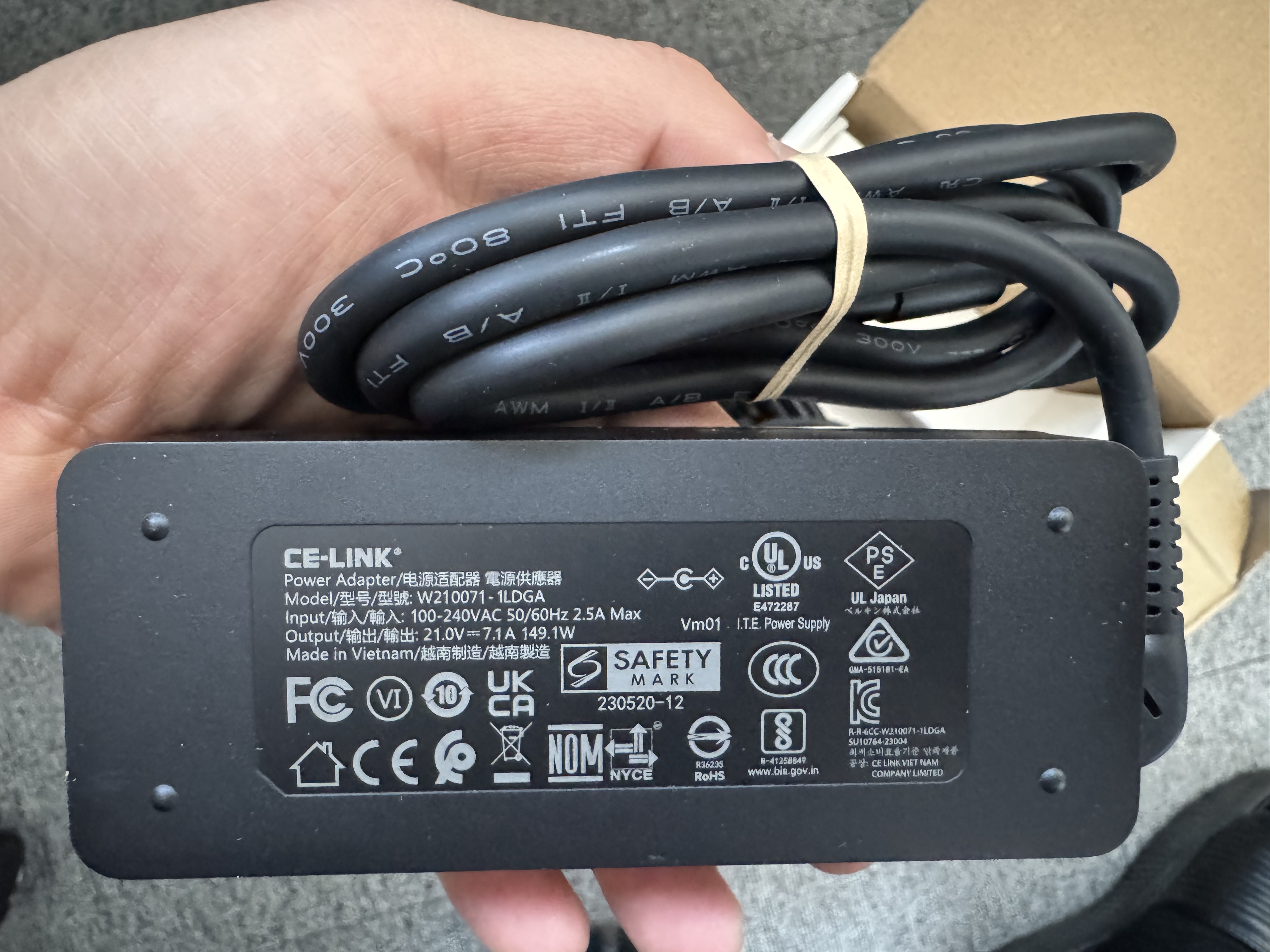벨킨 썬더볼트 4독 5-in-1 USB-C 도킹 스테이션 어댑터