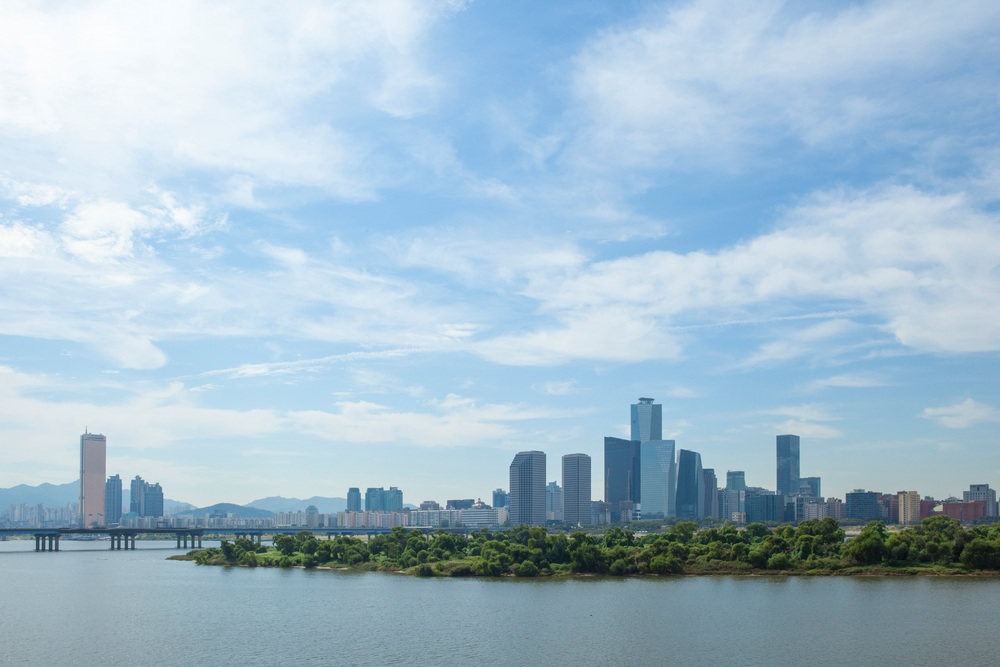 주택성능등급은 건축물의 종류에 따라 다양한 등급이 존재합니다. 가정용 주택, 아파트, 상업용 건물 등 각각의 건축물은 서로 다른 평가기준과 점수체계를 가지고 있습니다.