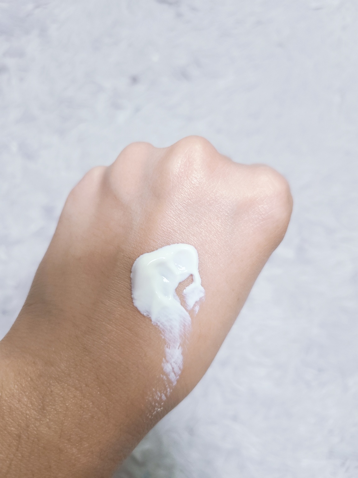 벤튼 스킨핏 미네랄 선크림 제형