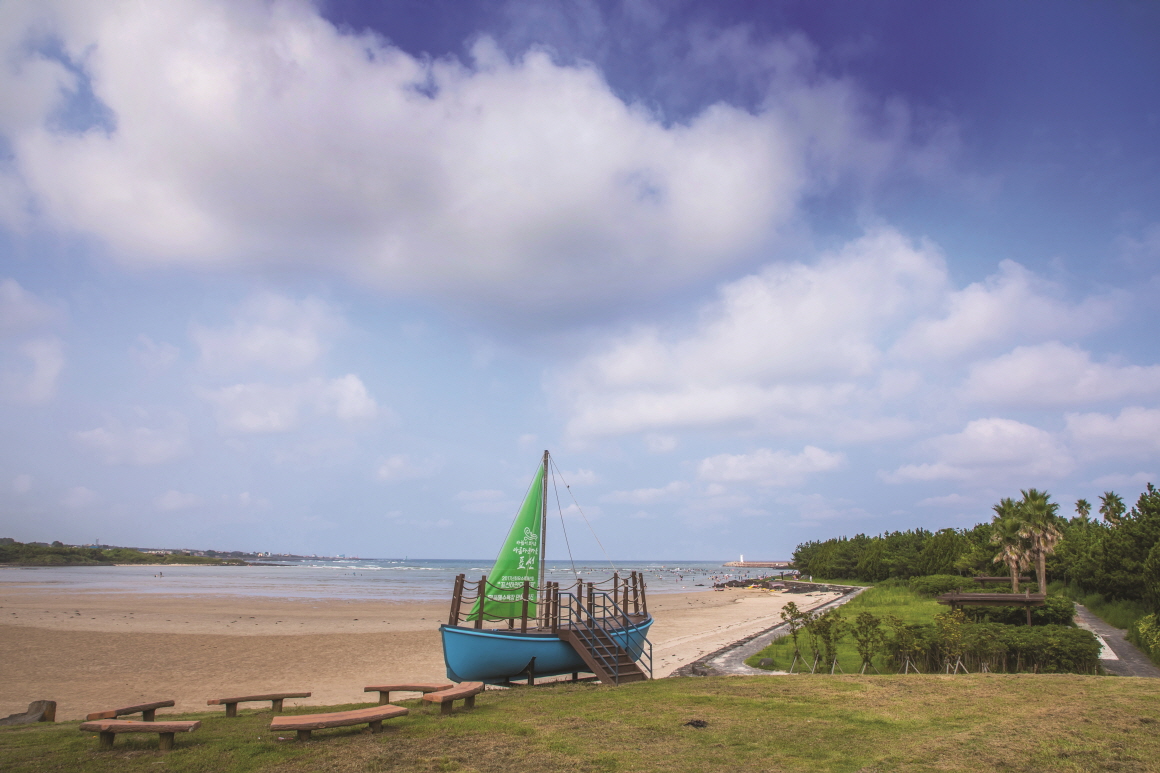 제주 표선해수욕장 얕은 바다와 가족 피서지, 동남부 바다 여행지