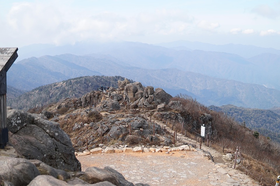지리산, 한반도의 영산(靈山): 역사, 특징, 그리고 명소