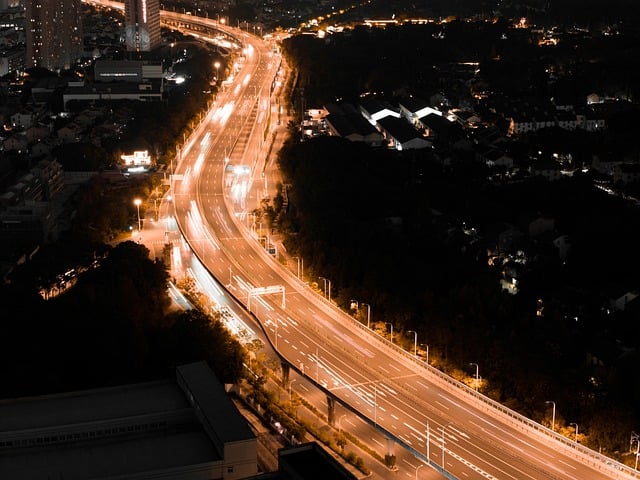 공항 가는 버스 가는 도로