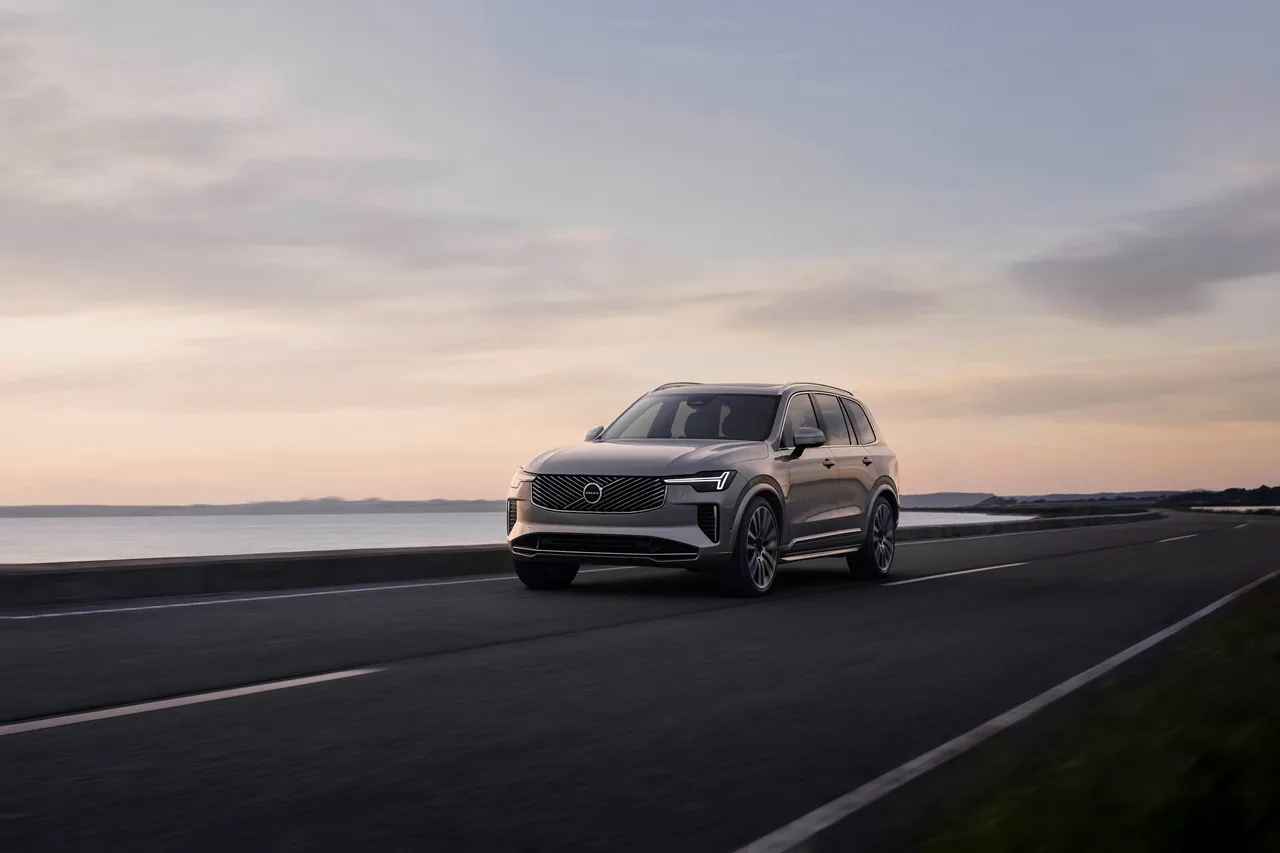 볼보 XC90 자동차 실내외 이미지