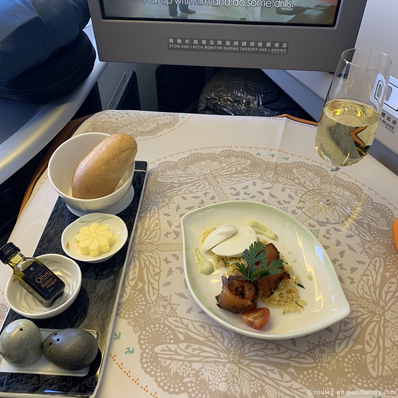 EVA-ROYAL-LAUREL-HORS-DOEUVRE