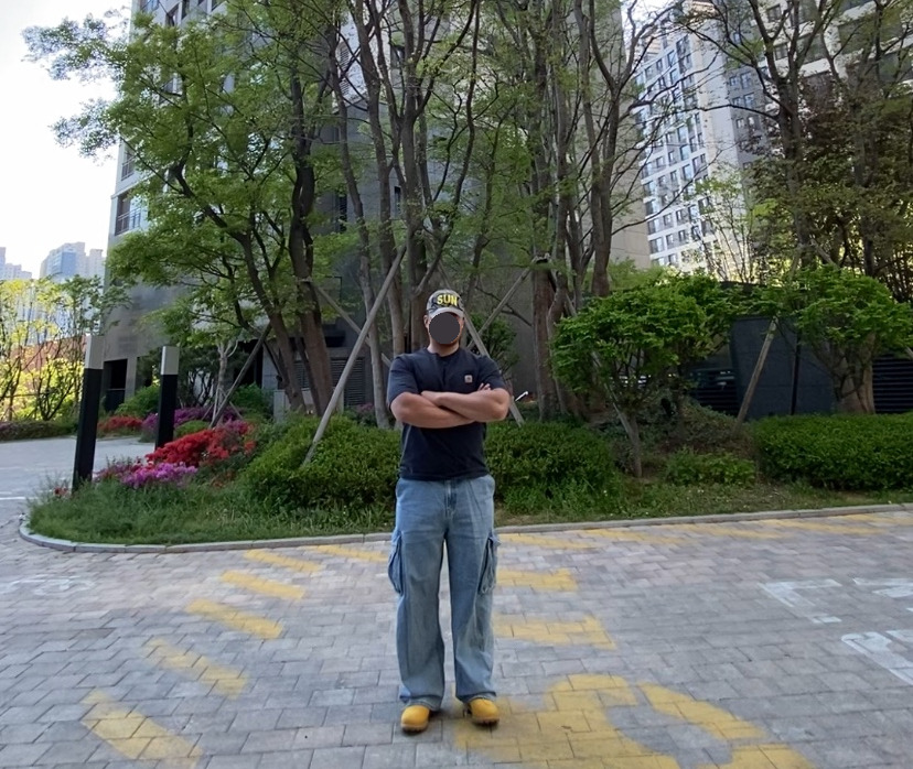 데일리룩('26. 4. 27.)블루썬플라워 SUN로고 카모플라주 빈티지 카모 볼캡, 칼하트 포켓 반팔티셔츠 K87, 무신사스탠다드 워싱 카고 팬츠, 팀버랜드 6인치 워커 부츠